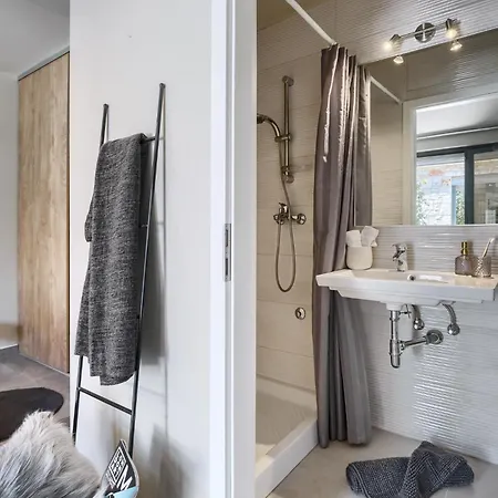 Grota Premium & شقة