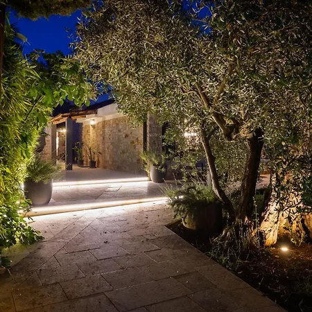 Grota Premium & شقة